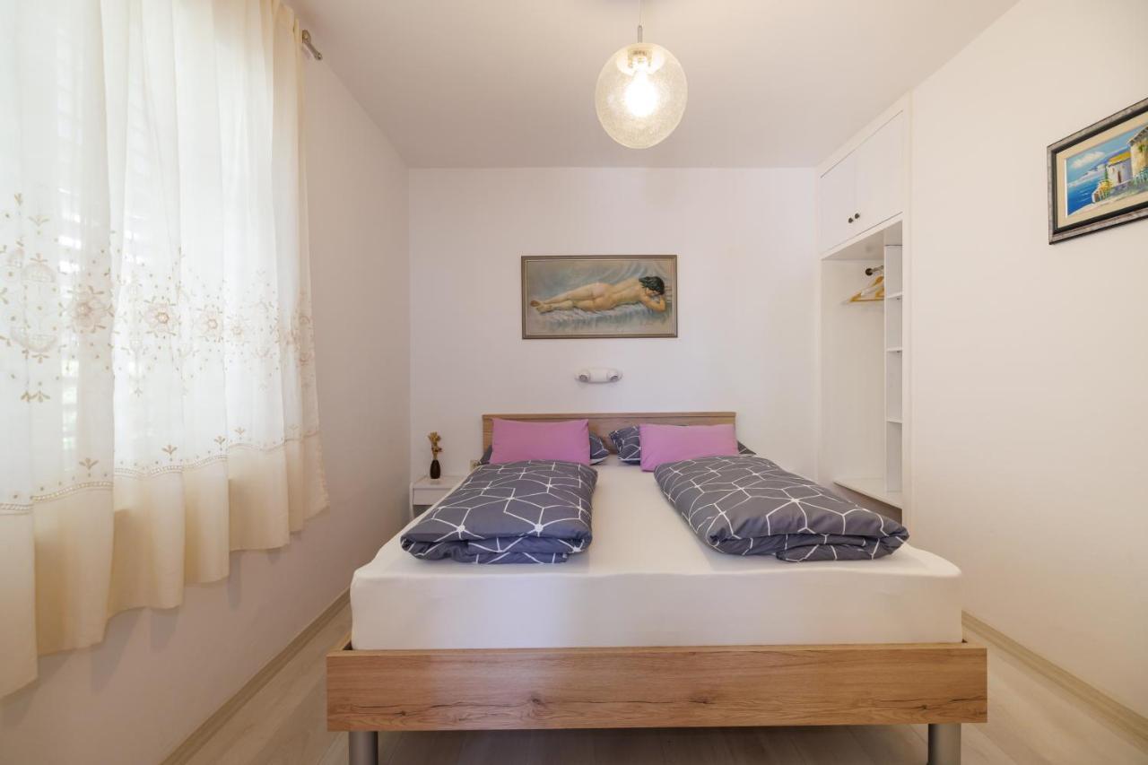 Apartments Lovorik Krk Town Extérieur photo