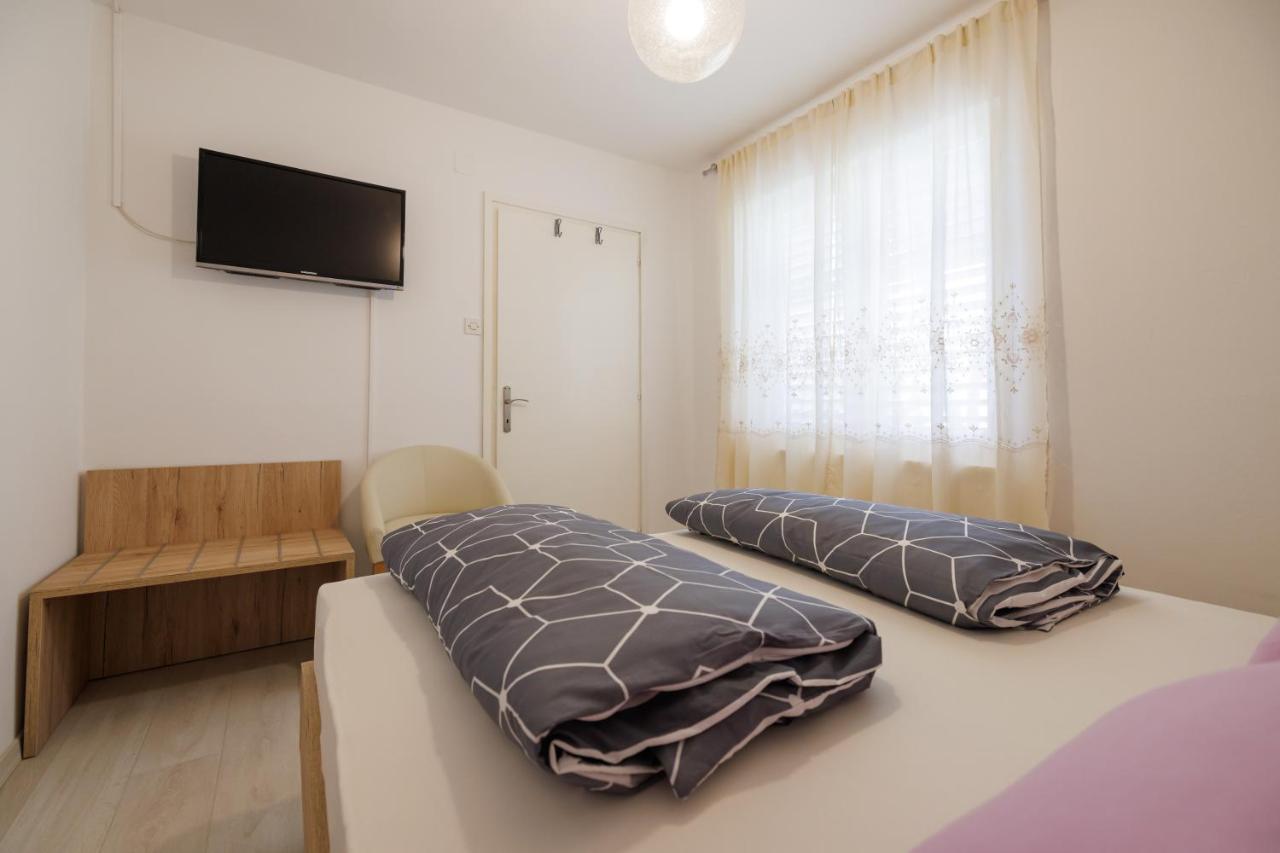 Apartments Lovorik Krk Town Extérieur photo