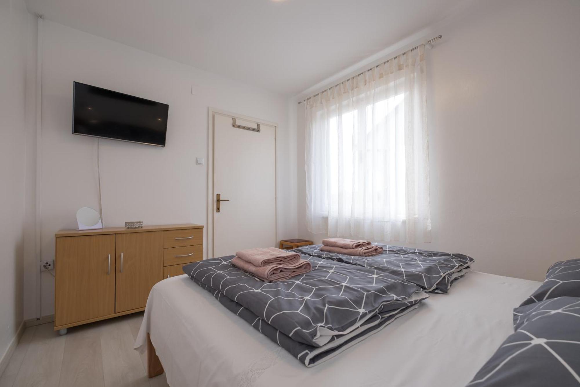 Apartments Lovorik Krk Town Extérieur photo