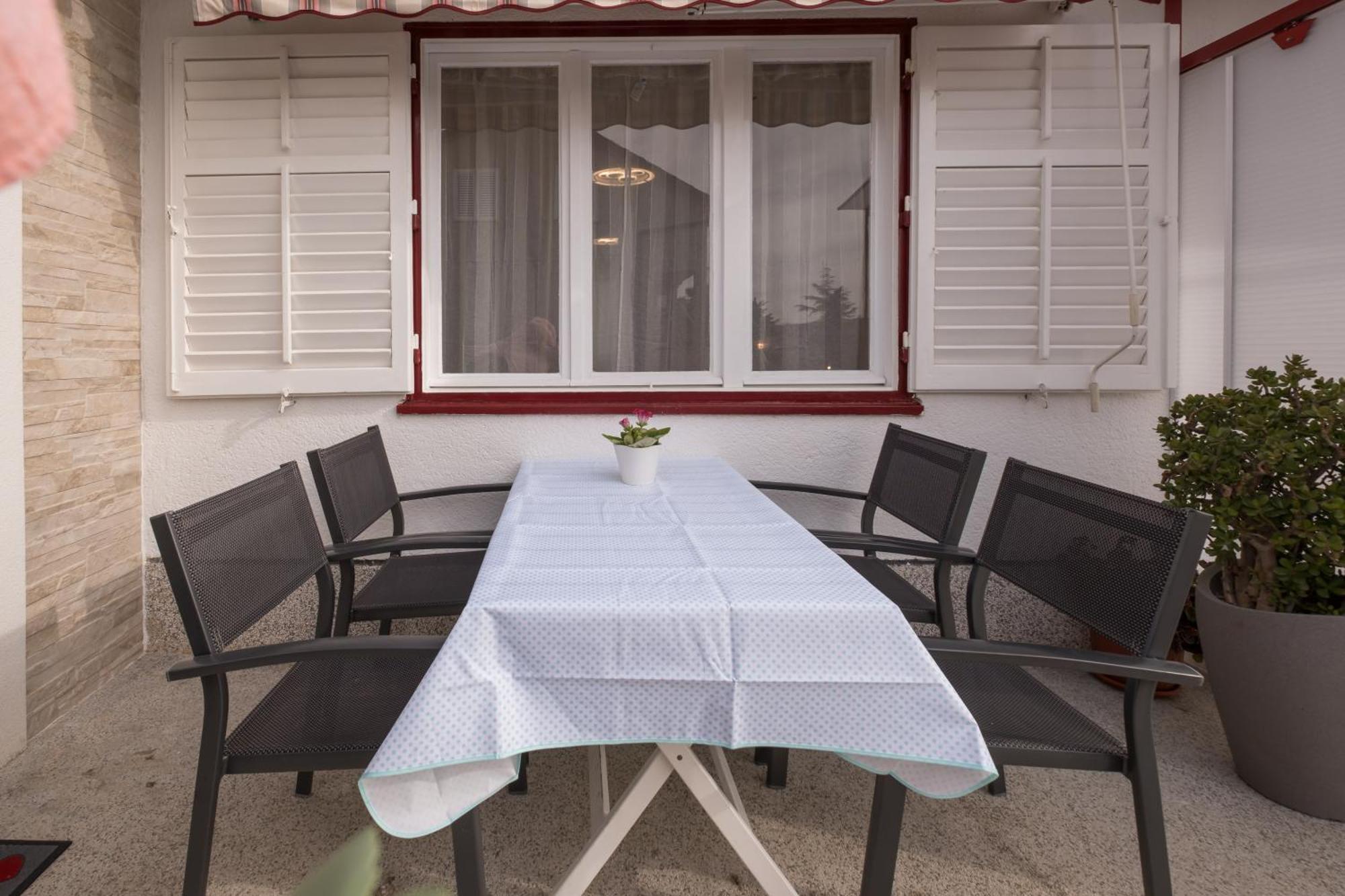 Apartments Lovorik Krk Town Extérieur photo
